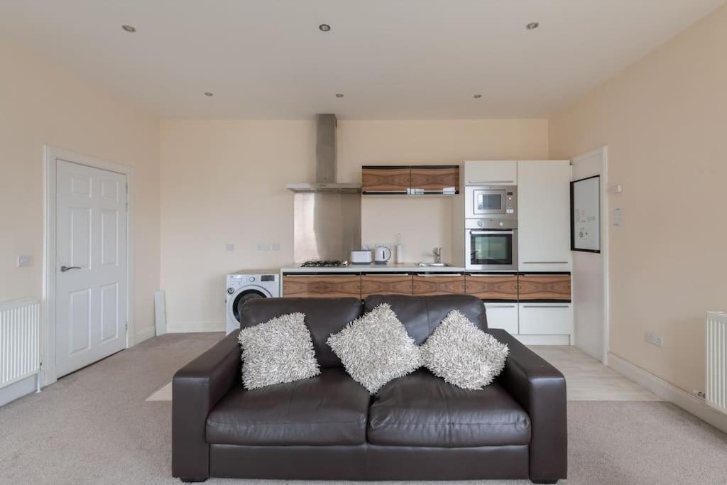 Castlebank House Flats, Dingwall Extérieur photo