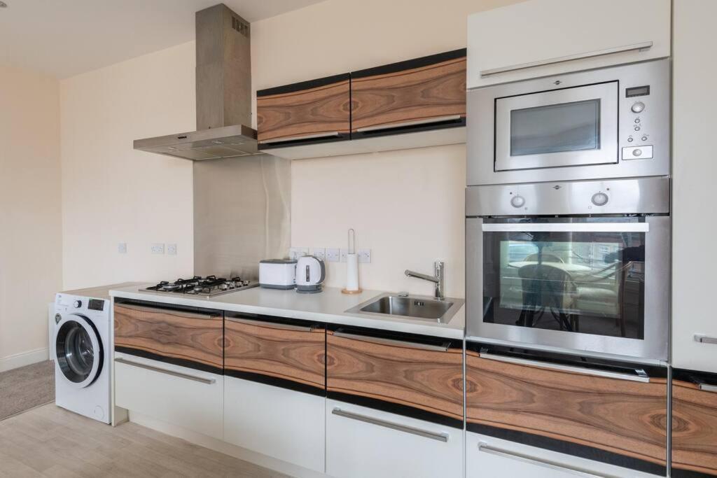 Castlebank House Flats, Dingwall Extérieur photo