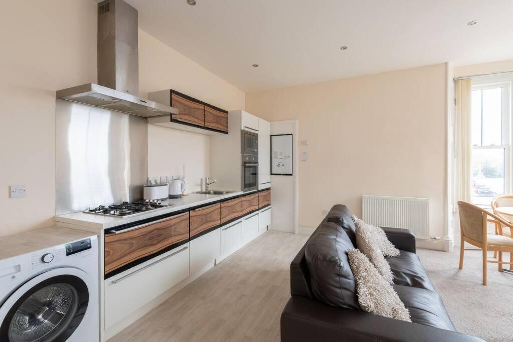 Castlebank House Flats, Dingwall Extérieur photo