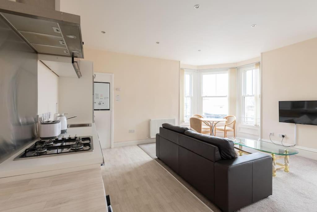 Castlebank House Flats, Dingwall Extérieur photo