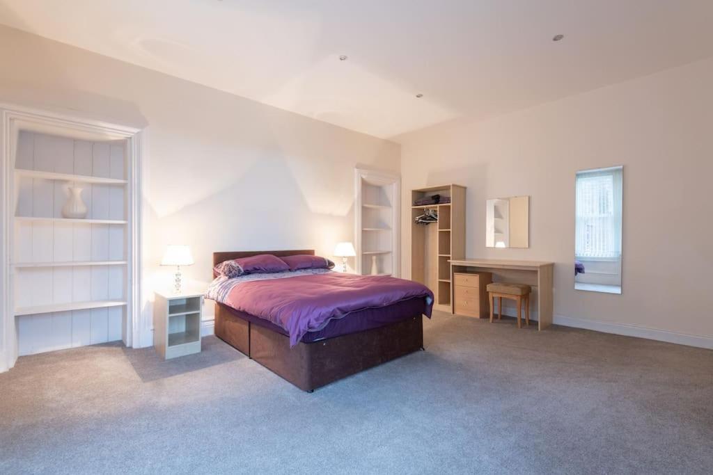 Castlebank House Flats, Dingwall Extérieur photo