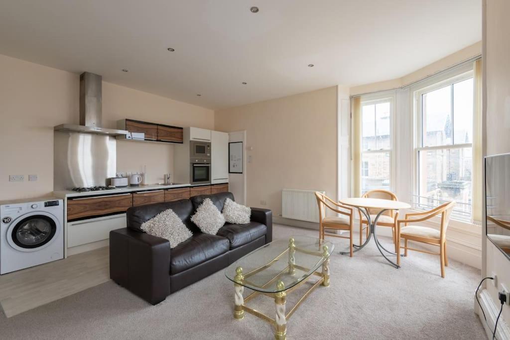 Castlebank House Flats, Dingwall Extérieur photo